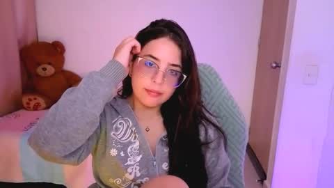 Snapshot of alicia_hotxx chatting on March 18, 7:06 pm alison online show from March 18, 7:06 pm