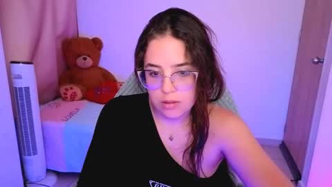 Snapshot of alicia_hotxx chatting on April 16, 9:39 pm alison online show from April 16, 9:39 pm