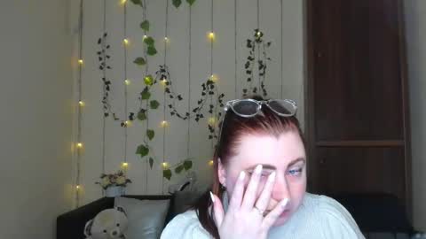 Alicia online show from April 25, 1:41 pm