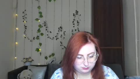 Alicia online show from April 26, 11:30 am