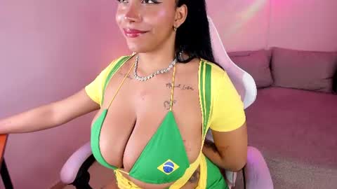 alicia_summer_ online show from June 14, 3:41 am
