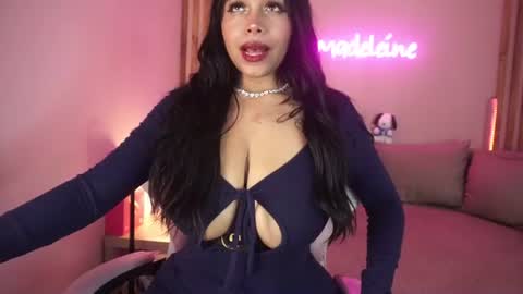 alicia_summer_ online show from August 1, 6:01 am