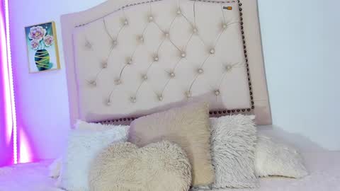 Snapshot of alicia_trece chatting on January 29, 12:54 am online show from January 29, 12:54 am