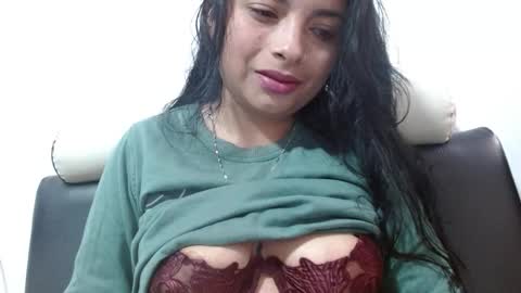 Snapshot of alicia_va chatting on March 12, 4:13 pm Alice online show from March 12, 4:13 pm