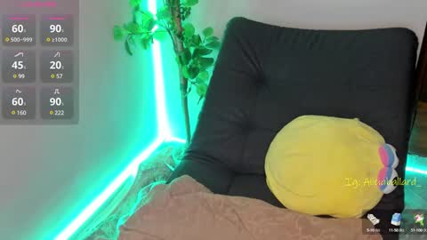 Jennyfer online show from February 27, 11:37 pm