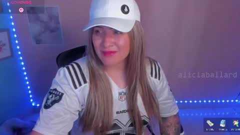 Jennyfer online show from August 2, 8:51 pm
