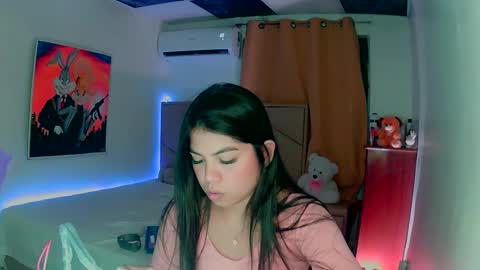 Snapshot of aliciabiden chatting on December 24, 6:22 am aliciabiden online show from December 24, 6:22 am