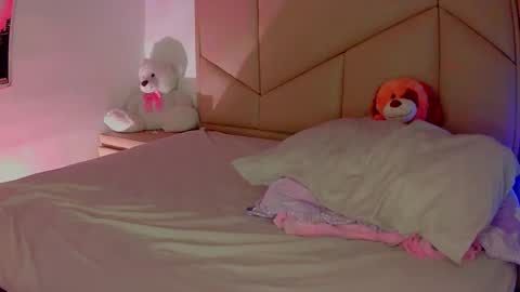 Snapshot of aliciabiden chatting on January 16, 8:22 am aliciabiden online show from January 16, 8:22 am