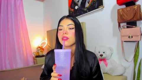 Snapshot of aliciabiden chatting on October 2, 5:14 am aliciabiden online show from October 2, 5:14 am