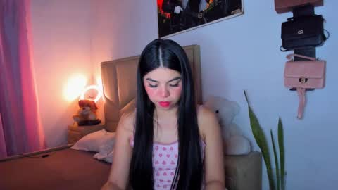 Snapshot of aliciabiden chatting on November 15, 7:05 am aliciabiden online show from November 15, 7:05 am