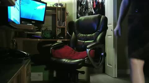 Alicia deHart  Help me reach 1000 Followers. Its FREE online show from January 11, 7:57 am