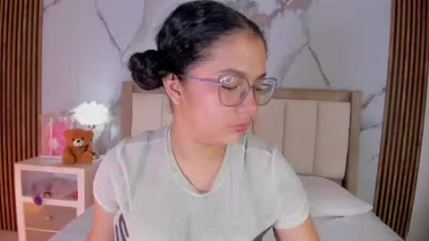 Snapshot of alicialevy chatting on June 19, 11:25 am LUNA online show from June 19, 11:25 am