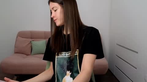 Snapshot of alicianoveli chatting on December 17, 10:01 am alicianoveli online show from December 17, 10:01 am