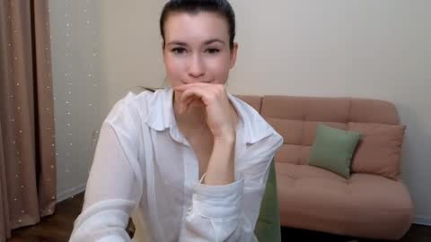 Snapshot of alicianoveli chatting on January 1, 11:49 am alicianoveli online show from January 1, 11:49 am