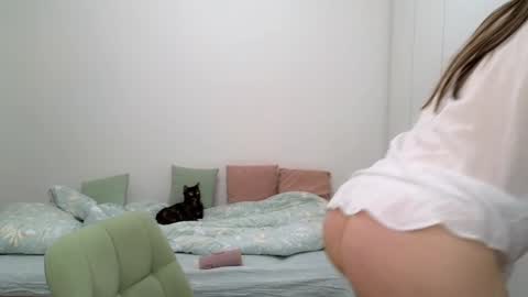 Snapshot of alicianoveli chatting on February 7, 12:28 pm alicianoveli online show from February 7, 12:28 pm