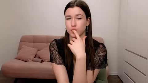 Snapshot of alicianoveli chatting on February 10, 3:21 pm alicianoveli online show from February 10, 3:21 pm