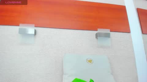 im tutti online show from March 10, 2:39 am