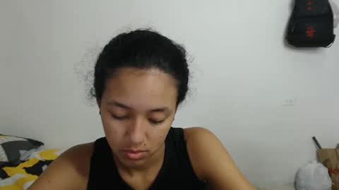 Snapshot of alicie_sexy_hot_20 chatting on February 5, 4:37 am ana online show from February 5, 4:37 am