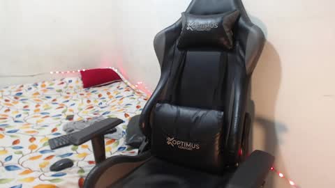 Snapshot of alid_17 chatting on December 10, 10:47 pm Alid 17 online show from December 10, 10:47 pm