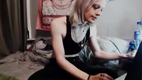 Alien Bella online show from July 26, 9:11 pm