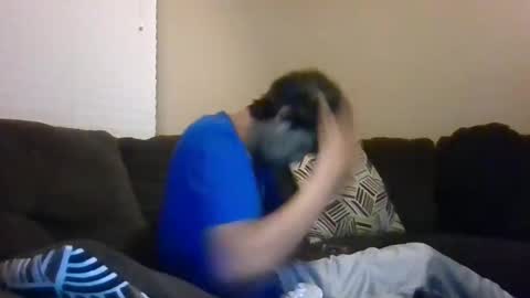 Snapshot of aliendick2274 chatting on December 21, 8:32 am aliendick2274 online show from December 21, 8:32 am