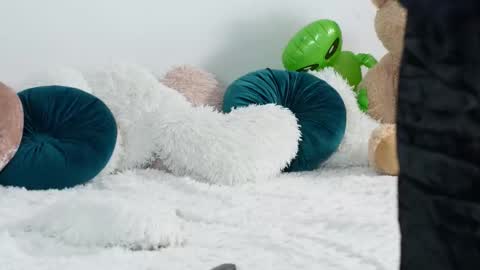 Alieness Ivy online show from January 7, 4:15 am