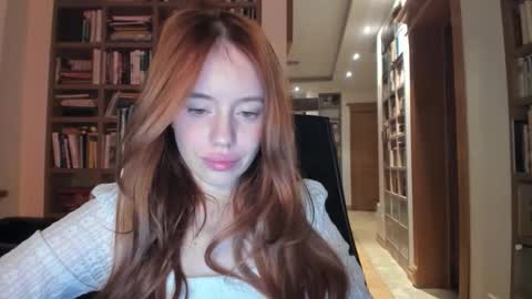 aliensi online show from February 25, 7:45 pm