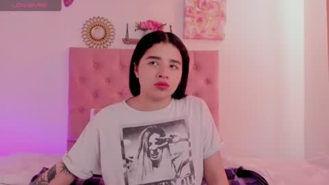 Snapshot of aliice_walker_ chatting on December 6, 12:27 pm aliice_walker_ online show from December 6, 12:27 pm