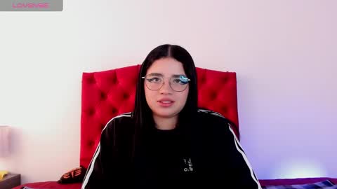 Snapshot of aliice_walker_ chatting on December 14, 7:14 pm aliice_walker_ online show from December 14, 7:14 pm