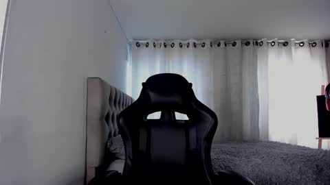 Snapshot of aliice_walker_ chatting on November 24, 7:13 pm aliice_walker_ online show from November 24, 7:13 pm