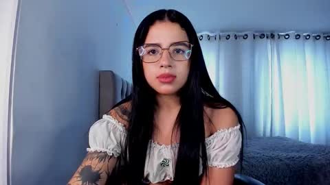 Snapshot of aliice_walker_ chatting on November 25, 5:57 pm aliice_walker_ online show from November 25, 5:57 pm