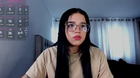 Snapshot of aliice_walker_ chatting on December 16, 6:13 pm aliice_walker_ online show from December 16, 6:13 pm