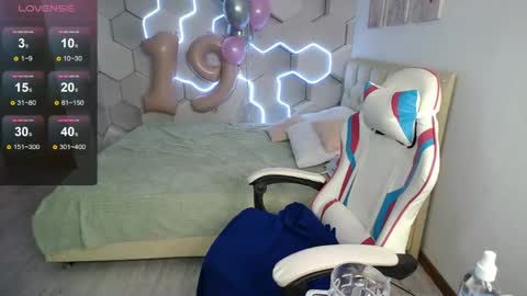 Snapshot of aliicemeow chatting on June 5, 6:52 am aliicemeow online show from June 5, 6:52 am