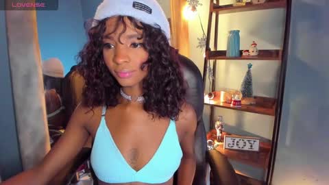Snapshot of alika_houston chatting on December 28, 2:11 am IG Alik nasso online show from December 28, 2:11 am
