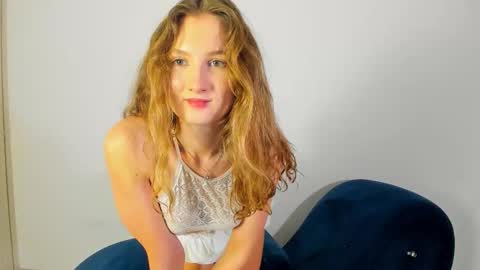 alika_l_v online show from February 9, 3:16 pm