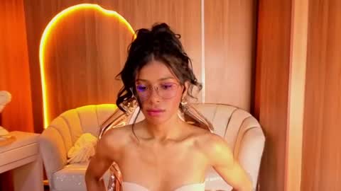 Snapshot of alina_b_ chatting on July 16, 8:04 pm alina_b_ online show from July 16, 8:04 pm