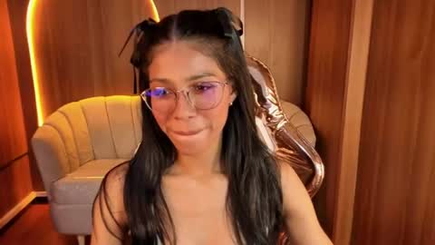 Snapshot of alina_b_ chatting on August 1, 7:57 pm alina_b_ online show from August 1, 7:57 pm