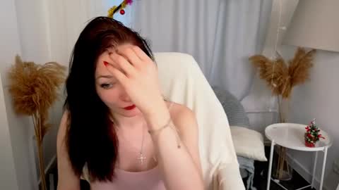 Snapshot of alina_cute_ chatting on January 4, 9:32 am Alina online show from January 4, 9:32 am