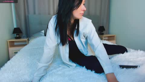 Snapshot of alina_cute_ chatting on January 29, 8:56 pm Alina online show from January 29, 8:56 pm