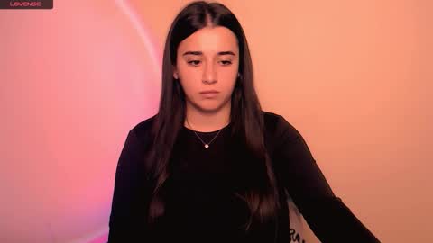 Snapshot of alinaasti_ chatting on November 3, 8:26 am Alina online show from November 3, 8:26 am