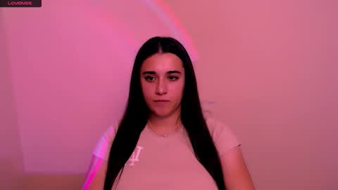 Snapshot of alinaasti_ chatting on November 10, 8:57 am Alina online show from November 10, 8:57 am