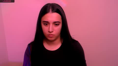 Snapshot of alinaasti_ chatting on November 11, 8:47 am Alina online show from November 11, 8:47 am