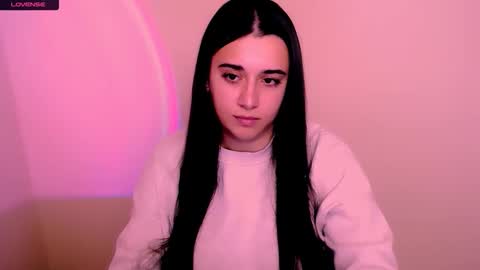 Snapshot of alinaasti_ chatting on November 25, 8:25 am Alina online show from November 25, 8:25 am