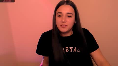 Snapshot of alinaasti_ chatting on December 2, 7:47 am Alina online show from December 2, 7:47 am