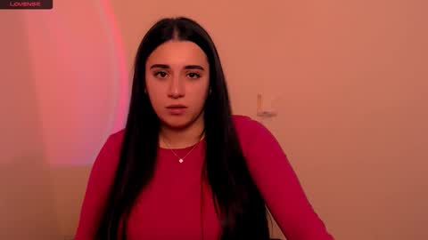 Snapshot of alinaasti_ chatting on December 15, 8:07 am Alina online show from December 15, 8:07 am