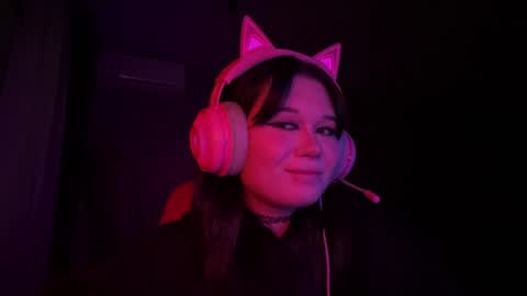 Snapshot of alinalovelove chatting on April 15, 5:09 pm Alina online show from April 15, 5:09 pm