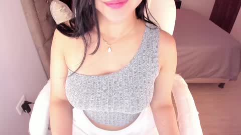 Snapshot of alinaowens chatting on February 8, 9:15 pm alinaowens online show from February 8, 9:15 pm