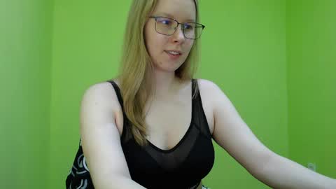 alinasei online show from April 12, 12:43 pm