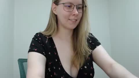 alinasei online show from July 18, 12:31 pm