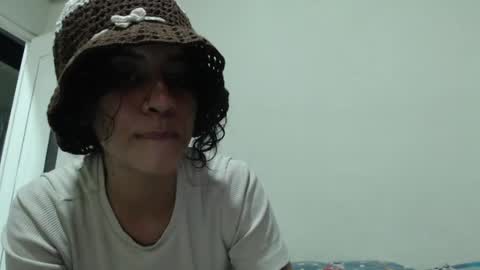 Snapshot of alinawoolf_ chatting on May 12, 6:32 am Ali online show from May 12, 6:32 am